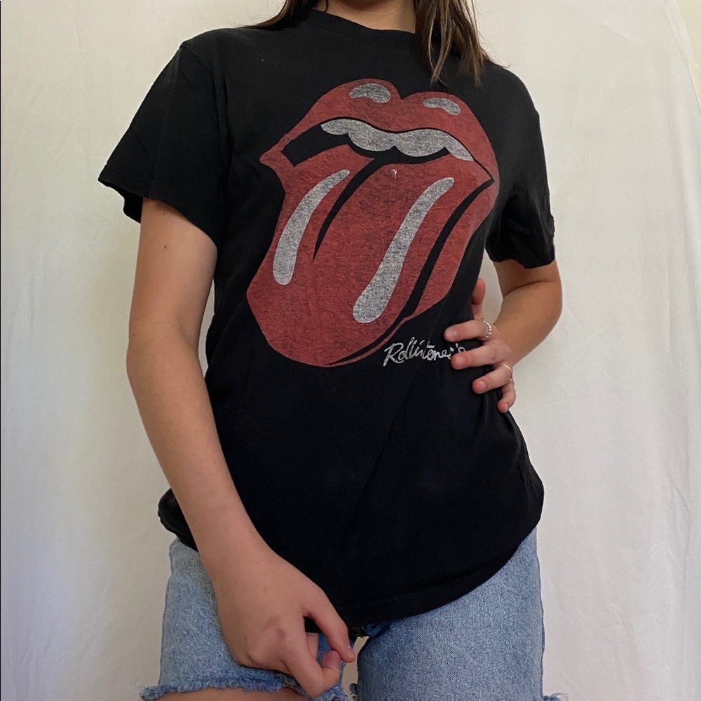 Rolling Stones black and red t-shirt